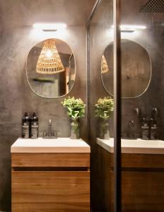 Beautiful Curated and Designed Flat plus Great Balcony