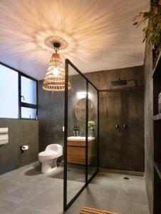 Beautiful Curated and Designed Flat plus Great Balcony