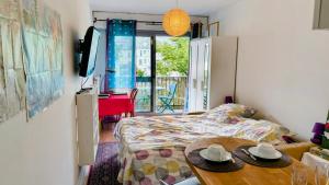 Cozy Studio Bastille with balcony