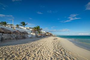 Brisas aparthotel en la playa