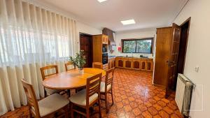 Casa Bartolomeu - Elegant Stay near Aveiro