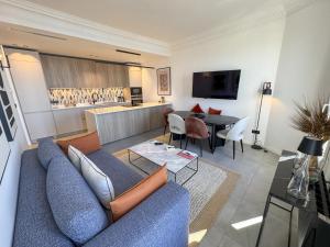 Elegant Sea Front Residence Nice