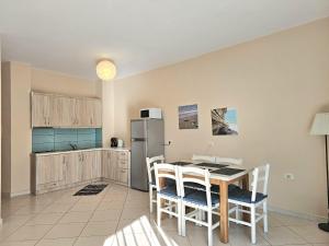 Two bedroom Apartment With Sea View 092