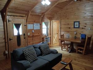 Whippoorwill at Avenwood Cabins
