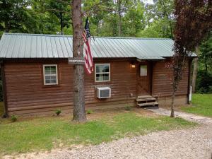 Whippoorwill at Avenwood Cabins