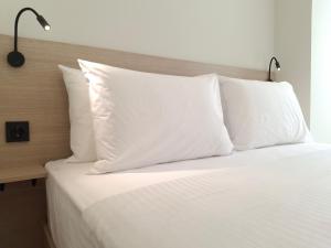 Le Moon Suites
