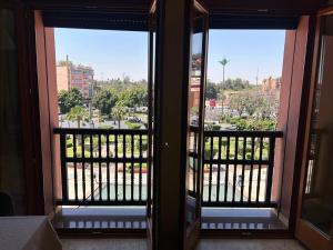 Plaza Marrakech Parking & Fountain View
