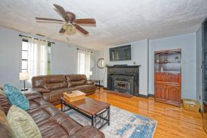 Timelessly Restored 2-Bed Fl 2 Apt @DowntownAlbany