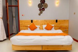 Aura House Apartment 1 Stylish Stay in Arusha