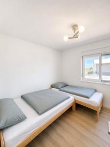Apartment Blue Rose Sabunike - by TA Leut Agency
