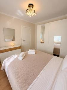 Sol Apartment in Bllok, Tirana