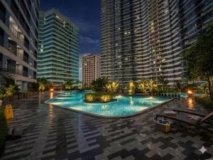 Modern 2BR Condo Makati with Netflix & Wifi