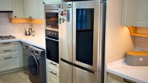 Renovated 4-Bedroom House 300m from the Beach