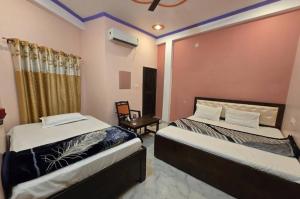 Awadh dham guest house