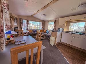 Great 4 Berth Caravan With Wheelchair Access In Suffolk, Ref 68129Bs