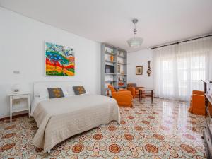 Bright 3 Bedrooms Apartment with Seaview Balcony