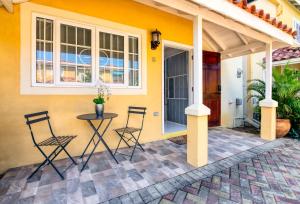 Vacation Getaway in Mango Walk Country Club