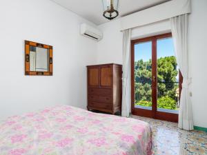 Bright 3 Bedrooms Apartment with Seaview Balcony