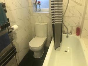 The Dartford 5 Bedrooms & 2 Bathrooms Beautiful House