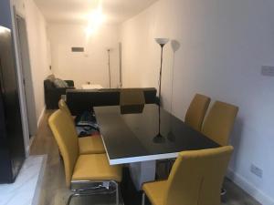 The Dartford 5 Bedrooms & 2 Bathrooms Beautiful House