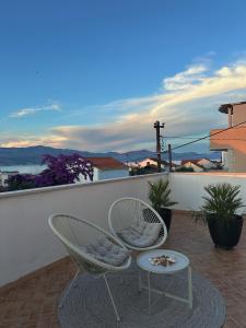 Sea View Family Apartment with Large Terrace & Free Parking