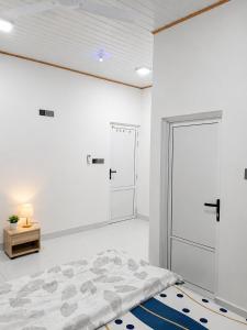blu beds blue Rose Guest House