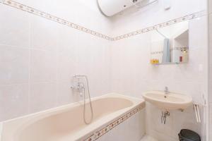 Cozy & Modern Stay Near City Center - Argentinská