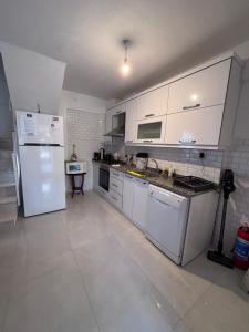 Villa 400 m away from Long Beach with WiFi and AirConditioner