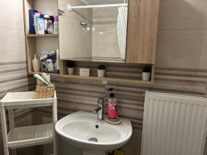 A cozy, 46 sqm flat three minutes from the sea