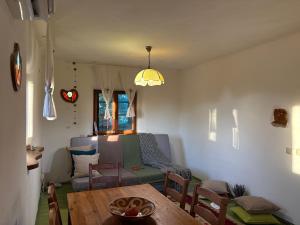 Casa din Pamant in Mijlocul Naturii