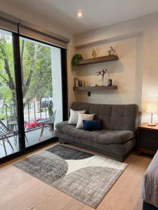BC102 Roma Loft with Balcony, Fast WiFi & Terrace