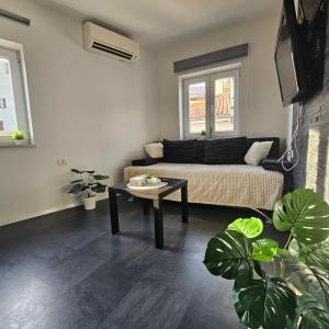 Apartma Bright