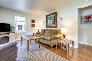 Great for Families! Independence Getaway w Yard