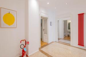Velvet & Marble - Stylish Luxury City Center Apartment