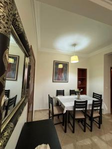 Appartement Chic 2 Chambres & Salon Traditionnel