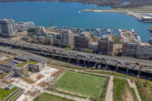 Skyline Penthouse Retreat Waterfront Views