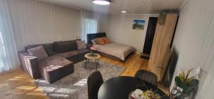 Sodyba pas Babą - Apartamentai "EGLYNAS"