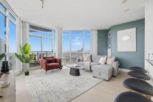 Luxury 2BR Condo with King Beds & Views