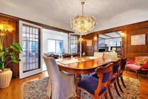 Stunning Rose Bowl Mansion 5 Minutes Walk!