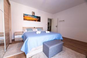 House Bistre with private pool