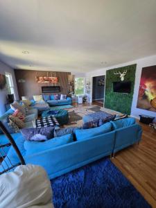 HotTub-MovieTheater-Gameroom