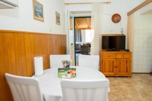 Apartment Stonehouse Near Sea