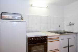 Apartment Stonehouse Near Sea