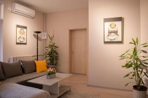Mitos Apartments - Heart of Skopje with Free Parking