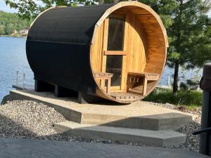 Catskills Lakefront with Hot Tub, Sauna and Theater