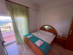 J&M Sea View Rooms