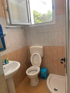 J&M Sea View Rooms