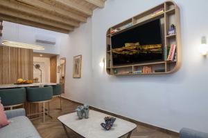 Exclusive Syntagma & Plaka 2BD Townhouse