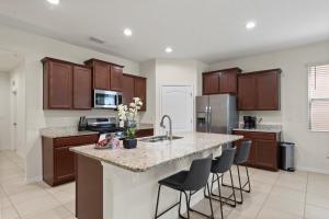 Stunning 6-Bedroom Pool Home Minutes from Disney
