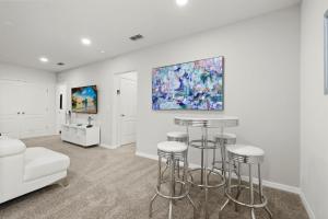 Stunning 6-Bedroom Pool Home Minutes from Disney